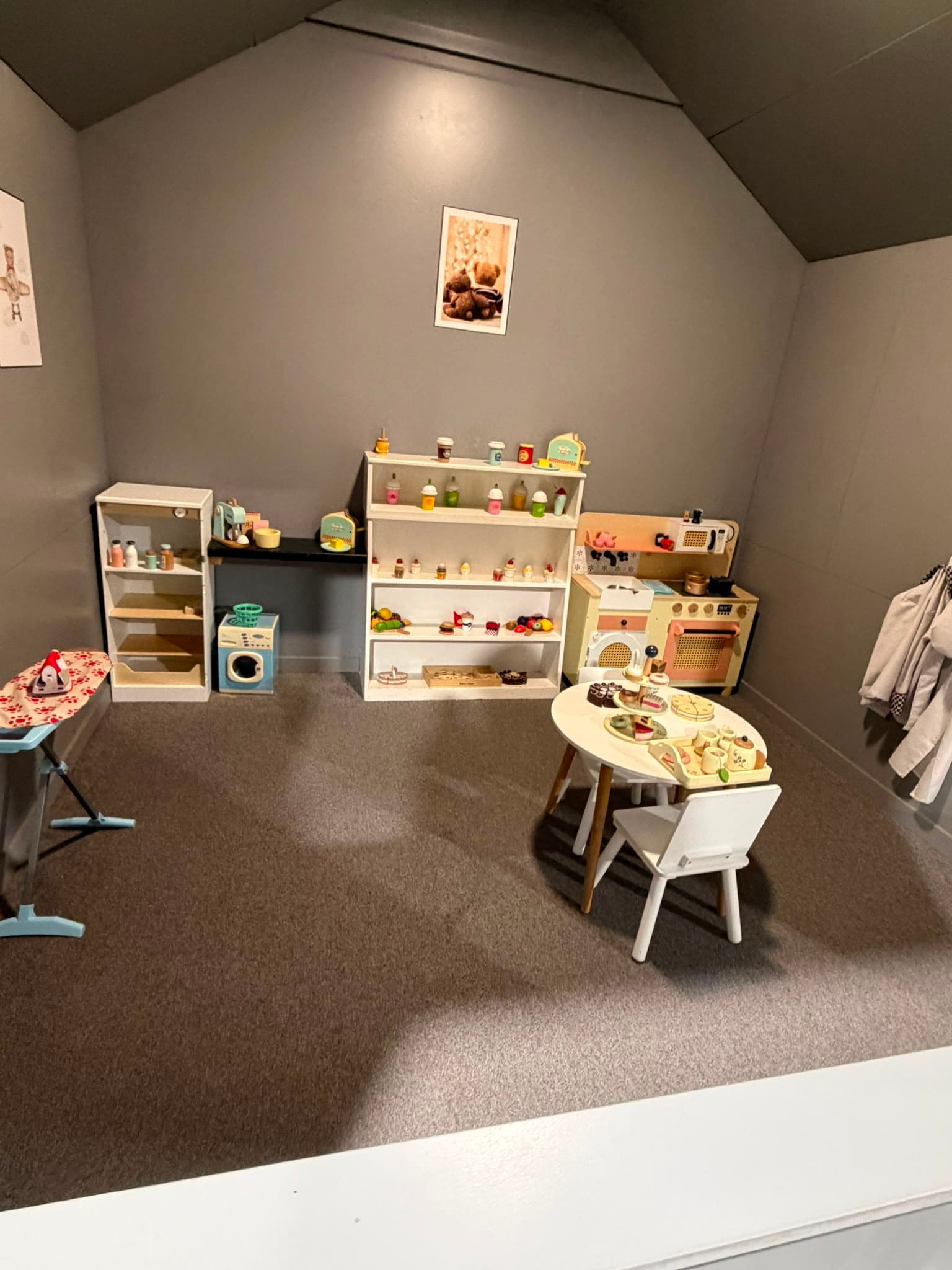 Little Munchkins role-play café